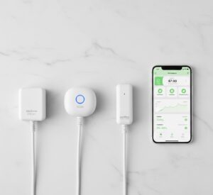 Modelos de smart plugs da Tapo, Intelbras e Positivo alinhados para comparação técnica.